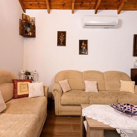 Villa Suzana Mikros Prinos Экстерьер фото